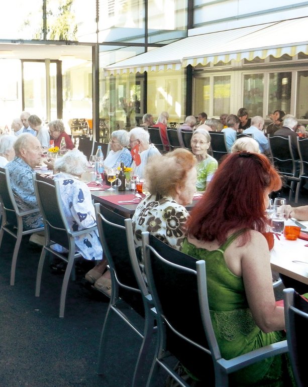 Cafe Restaurant draussen